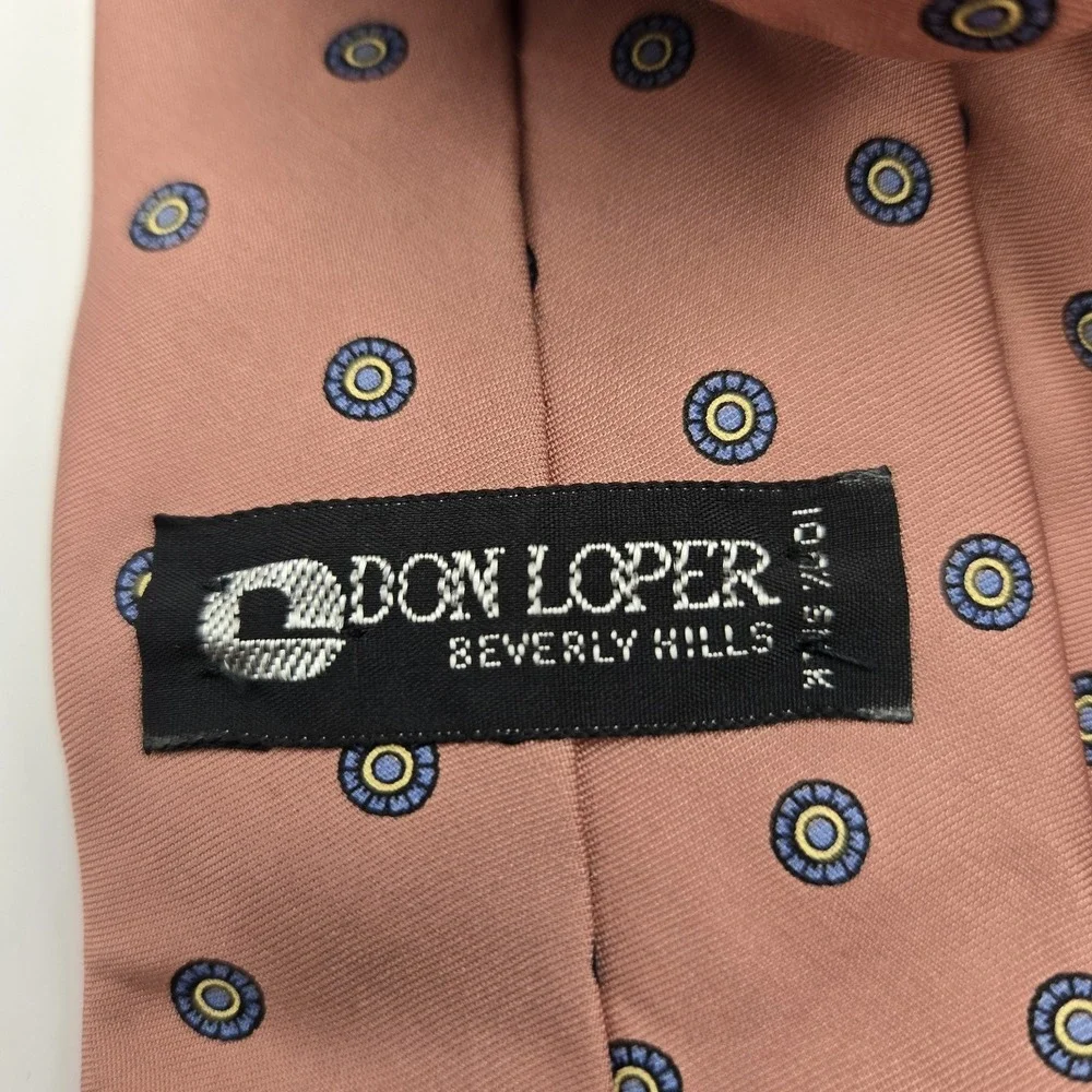 Vintage Don Loper Beverly Hills 100% Silk Men's Neck Tie Made In USA‎ Pink Blue
